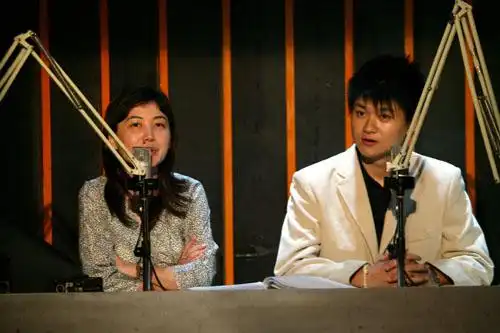 love radio主持人无方又俐d6空间本色出演(图)
