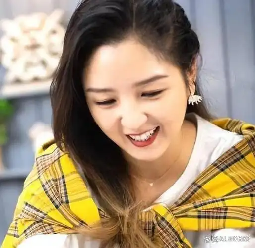 童星的释小龙的爱情生活