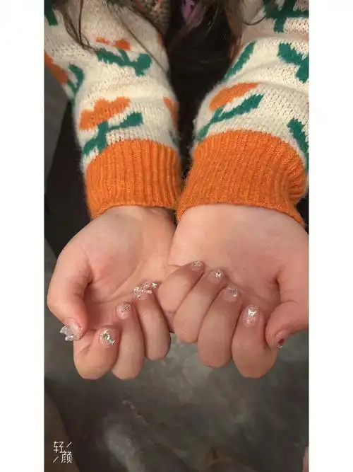 疫情在家无聊做起来闪亮儿童美甲