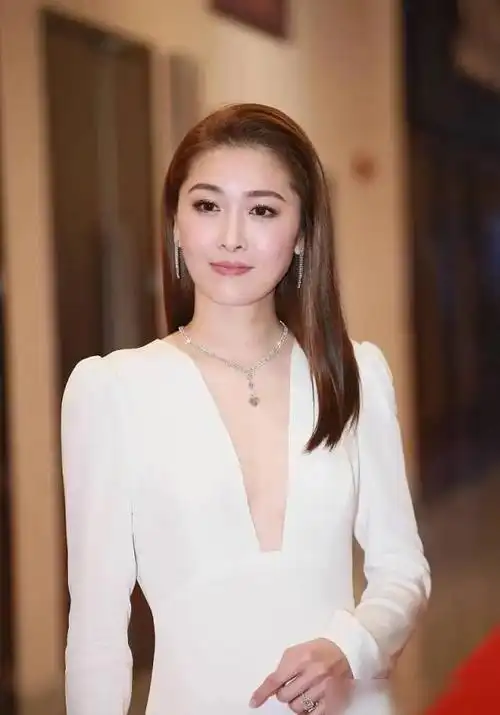 为什么周丽淇无论结婚还是生子都会被无数网友攻击