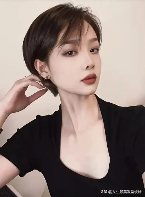 最近悄悄爆火的短卷发|短发|发型_网易订阅