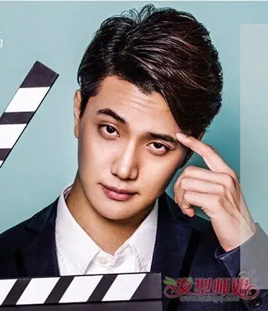 男生两边剃偏分头让你轻松驾驭 打造出青春阳光短发帅气动人