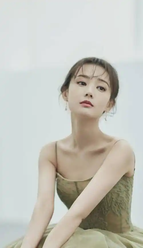 出道3年演9次女一号,堪称"电视剧绝缘体"_李一桐_明星_观众