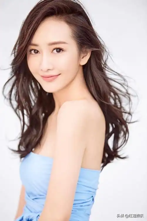 王鸥年轻时在南宁(王鸥原名王俊美)(2)