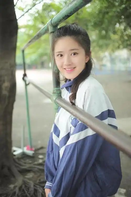 看到一组赵露思在没有出道前拍摄的照片,很多人立马就明白为什么娱乐