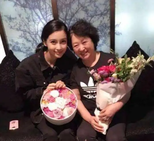 为什么杨颖能打败李菲儿,成功嫁给黄晓明?黄晓明一句话道出真相