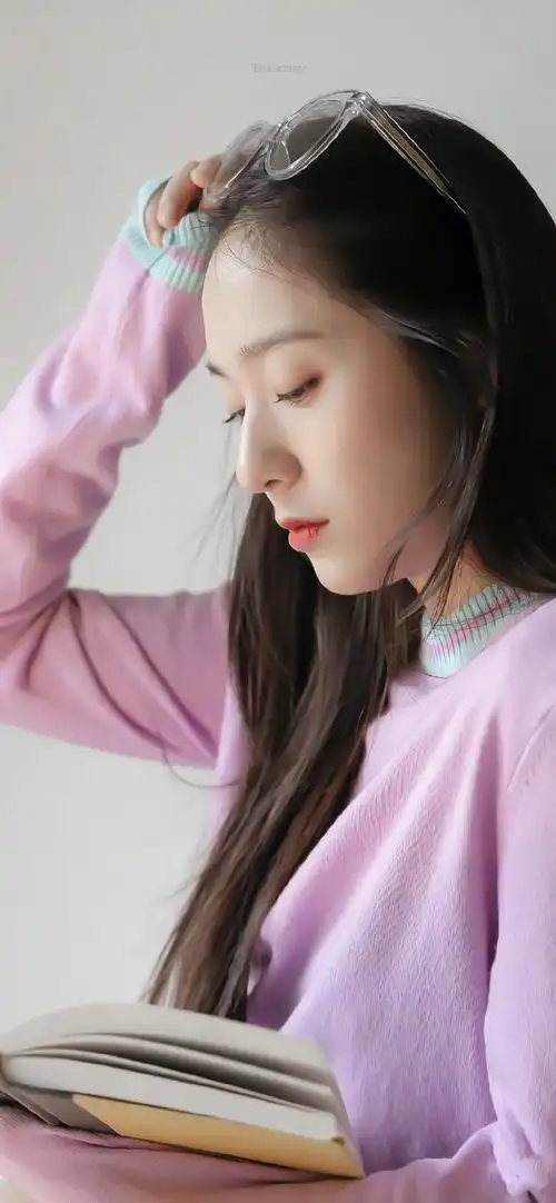 简单可爱的粉色系背景图女生郑秀晶