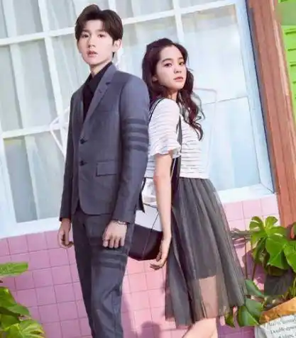 妹妹问欧阳娜娜圈内最好异性朋友,她脱口而出2个字,还是藏不住了_王源