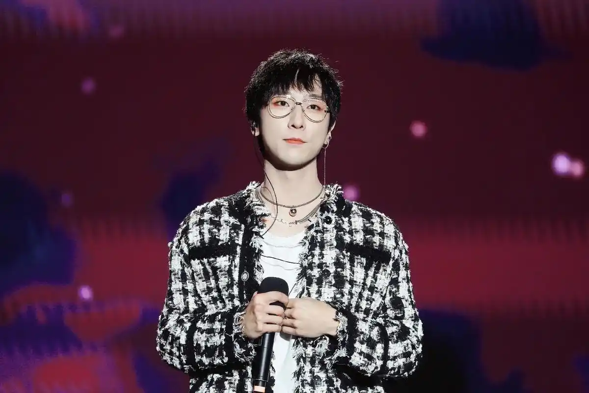 任何能带给我快乐的存在都值得被珍藏#景向谁依的神仙颜值 ps - 抖音