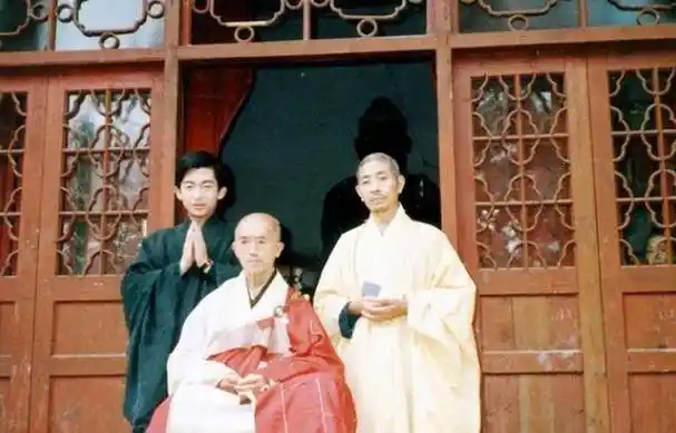 海灯法师77岁还能二指禅倒立圆寂多年后其徒弟向世人说出原委