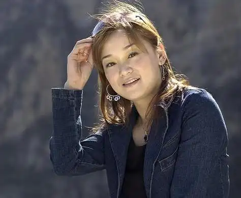 乐凡_歌手_作品_个人资料_简历_生日_经历_留言 - 酷乐米