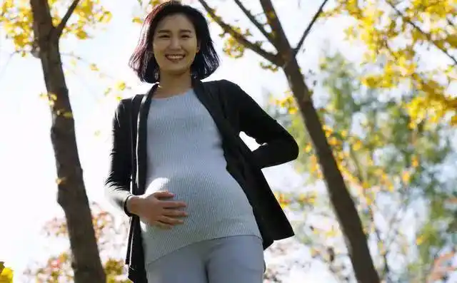 孕妇辛苦挺了8个月大肚子等来的却是空月子孕妈哭成泪人