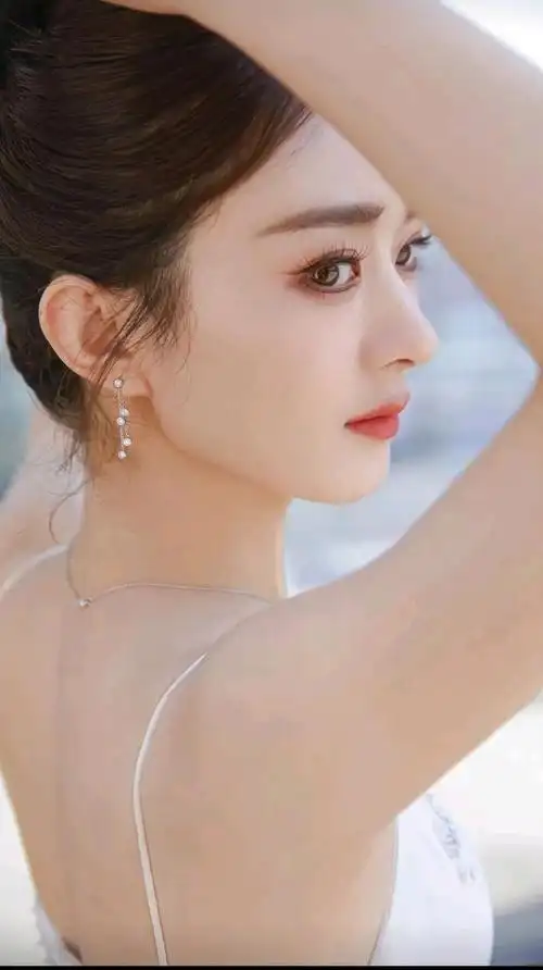 赵丽颖的丸子头簪发,不止美到窒息,还藏着大秘密!