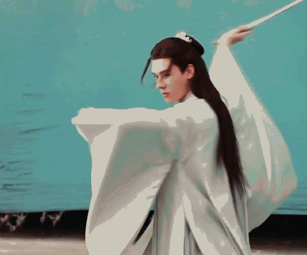 之前看花絮的时候就非常期待白衣温客行杀赵敬这段剧情,这件衣服不像