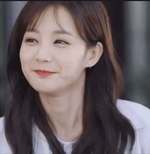 看了剧我好能get李一桐的美貌啊!