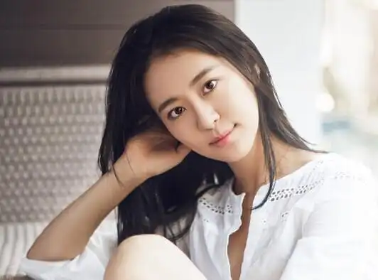 亲爱的热爱的王乐君穿搭获赞而蓝莓剧中只有一套衣服被心疼