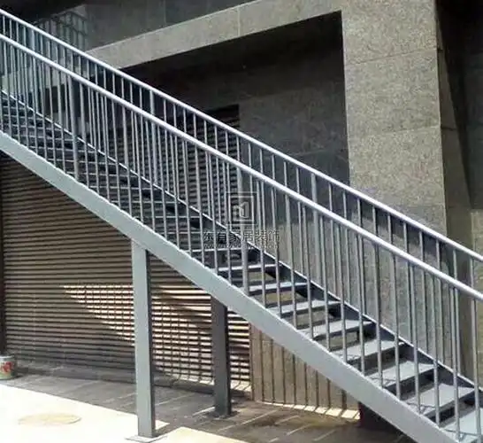 03 不锈钢烤漆楼梯扶手 fs-076