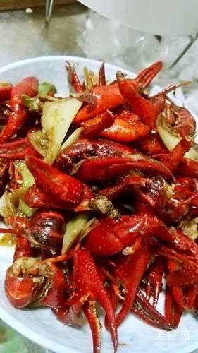 麻辣小龙虾,麻辣小龙虾的家常做法 - 美食杰麻辣小龙虾做法大全