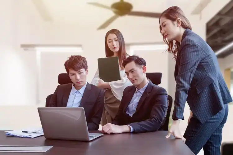 上班时状态不好,多种维生素来帮你