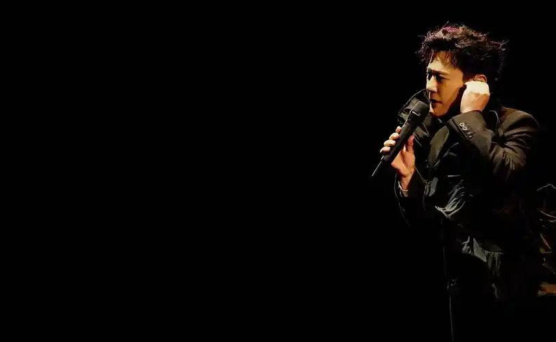 这本手账记录着演唱会一路走来的点点滴滴,张信哲希望与歌迷分享这一