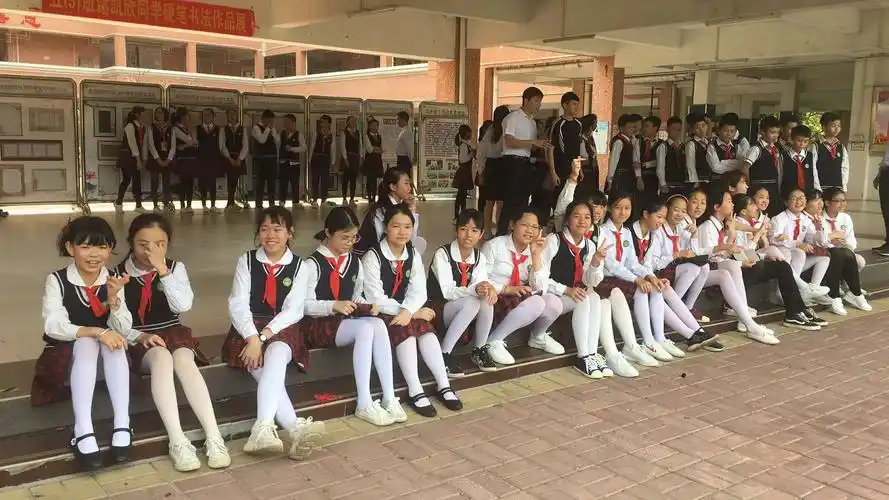 锐古六年级毕业照