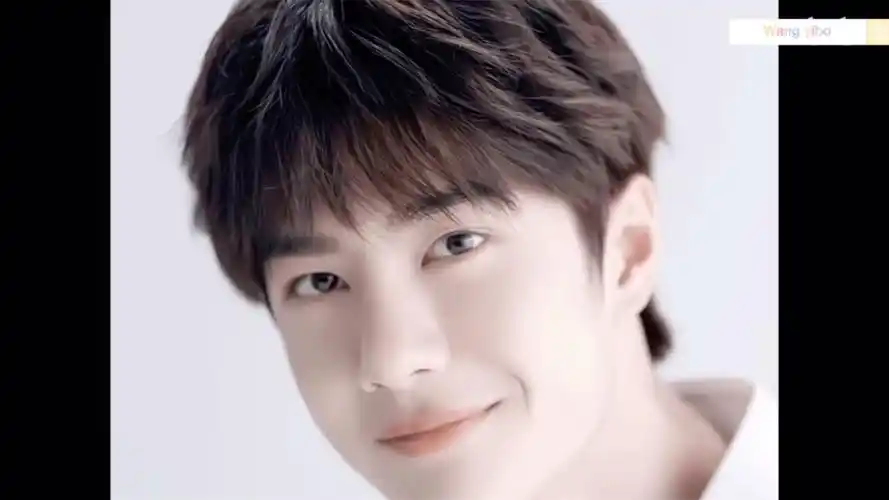 王一博笑起来怎么这么可爱啊