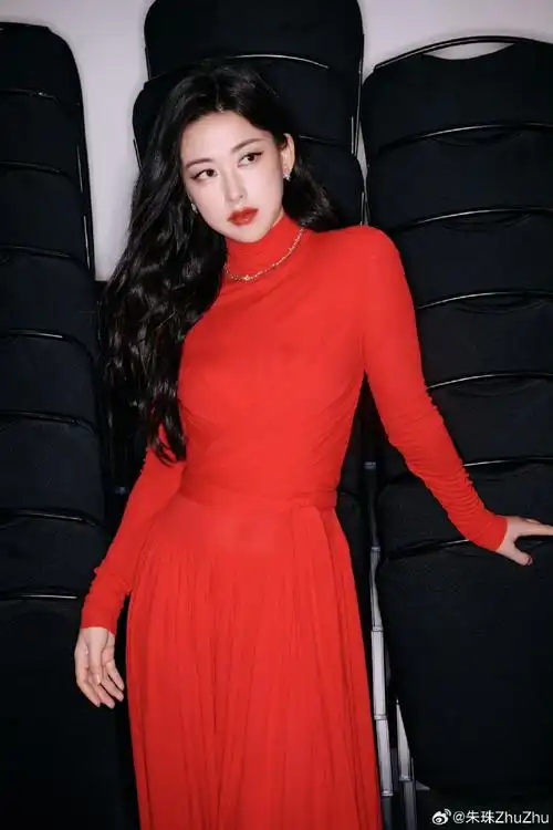 #朱珠和花裙子的适配度#