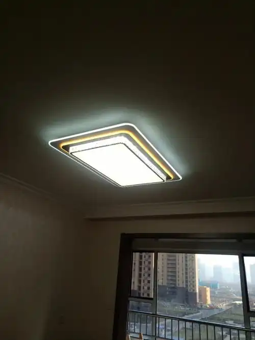 94户型灯具安装实拍