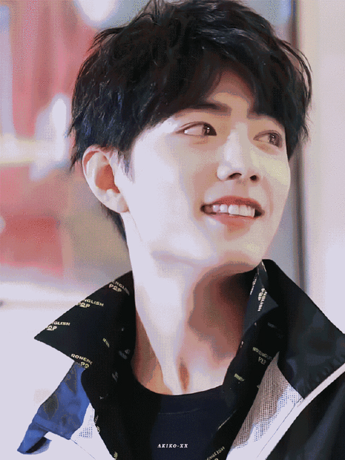 肖战笑颜分析#我一直觉得肖战这个人很神奇的点是,他笑起来真的很