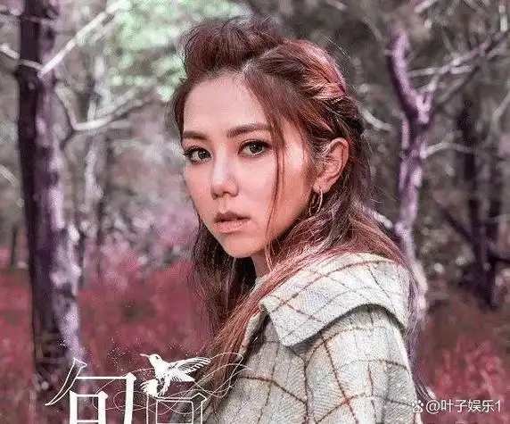 离开"吸血"经纪人,得到爱情滋养,邓紫棋越来越润了