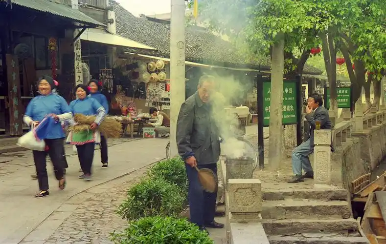 小镇的早晨   甪直  2000年4月22日