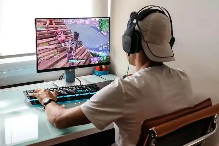 十年长期研究表明从小玩暴力游戏并不会让青少年变成暴徒