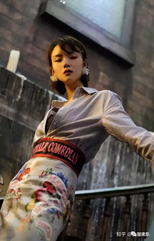 高级脸,大长腿,红酒嗓.有一种温柔叫张婉清