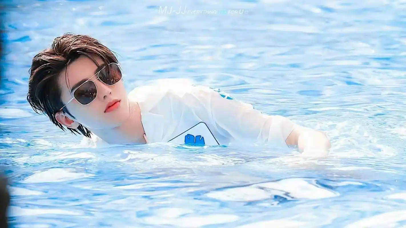 有一天,他一定会脚踏七色云彩来娶我的…#蔡徐坤 #抖音流量 #抖音