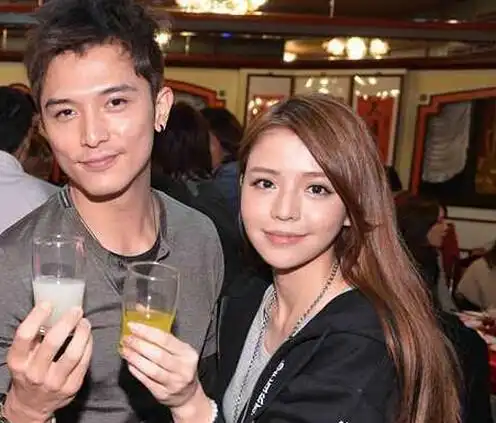 【图】李毓芬柯震东图片被曝 两人姐弟恋不被看好