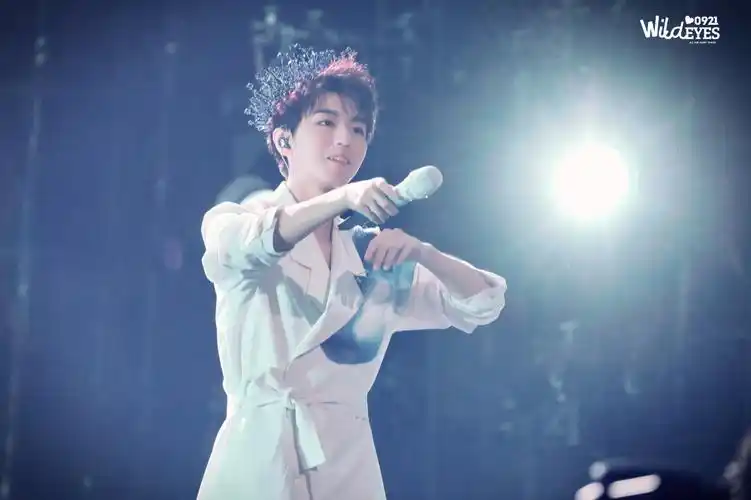 王俊凯无边界演唱会宇宙飞行浪漫相遇