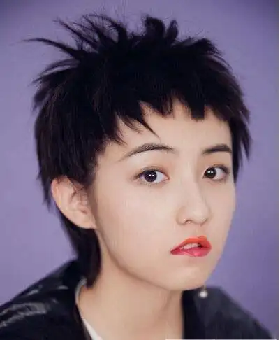 狗啃刘海短发发型盘点 非常俏皮减龄