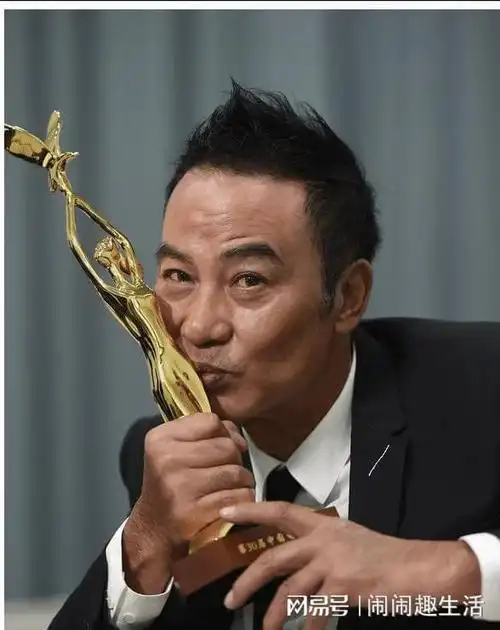 著名演员任达华曾因爱不要孩子50岁看到女儿时泪流满面