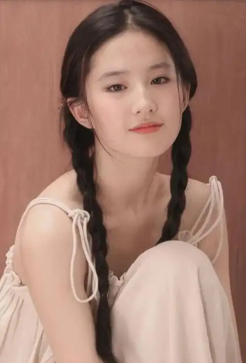 刘亦菲学生时期的素颜照曝光,网友:这颜值和气质,谁敢追啊!