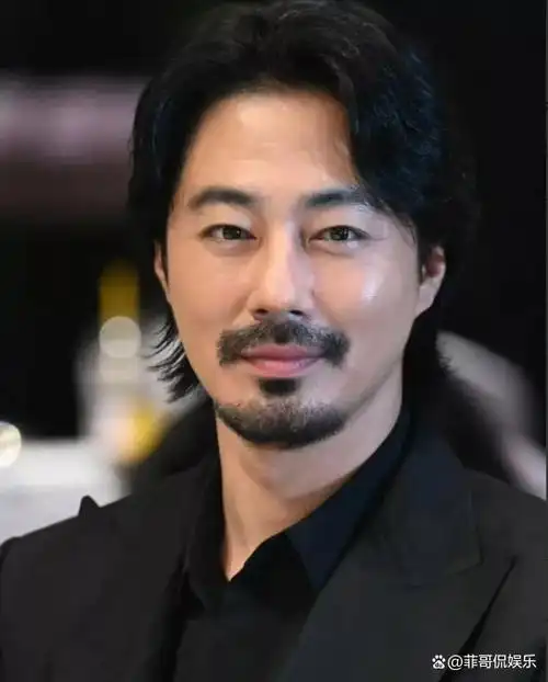 赵寅成形象大改变!42岁男神现身照片引热议,网友纷纷感叹