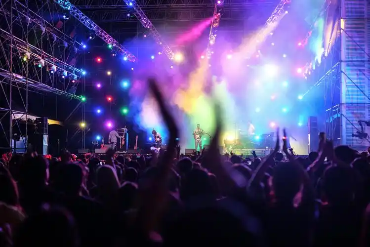 乐队的夏天火了我飞到韩国亲历了一场朋克音乐节