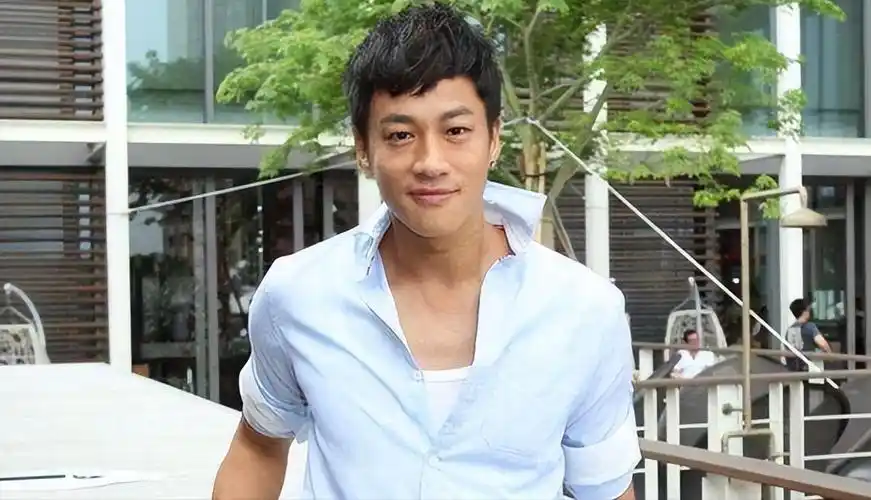 回顾何润东:曾三次表白孙俪被拒,41岁迎娶柜姐,无子也幸福