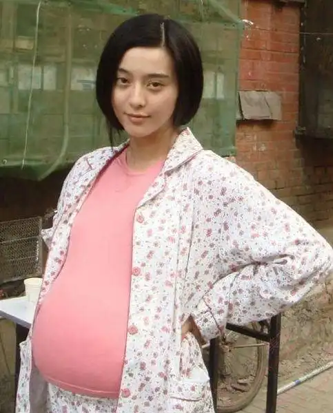 原创范冰冰多美?17岁"套房照片"被扒出,当时真的粉嫩得可以掐出水