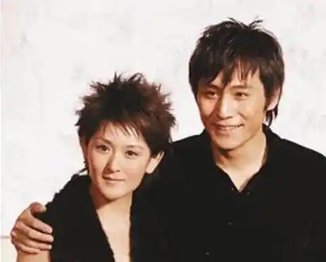 曾是谢娜前男友,分手后娶国外娇妻,结婚多年无绯闻_安娜_时候_章子怡