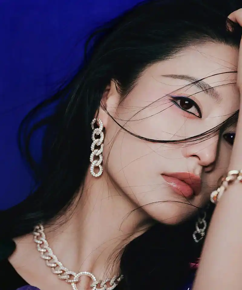 李沁的杂志封面