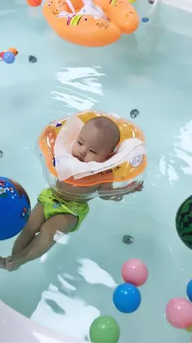 哈里baby婴幼儿游泳馆春季游泳福利卡活动开始了