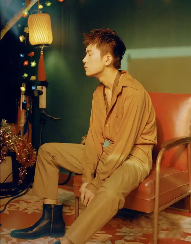 易烊千玺登封十周年刊 留存小北痞气野性