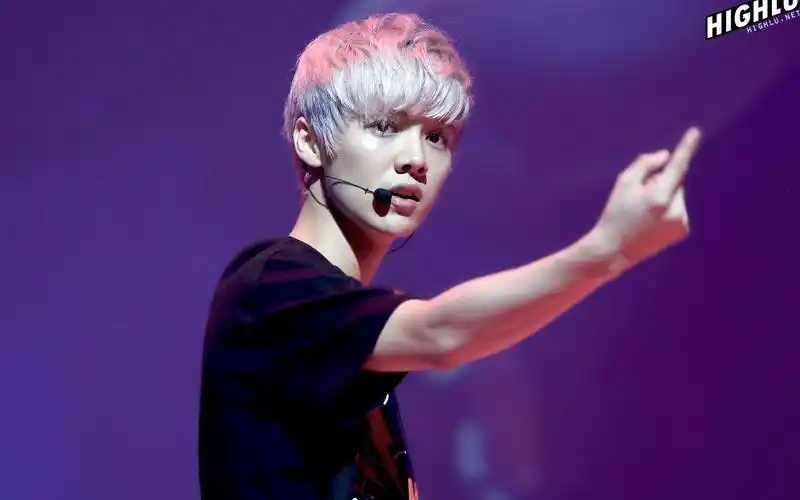 鹿晗饭拍 130806 rcy60周年庆典 growl咆哮 by nyourside_哔哩哔哩