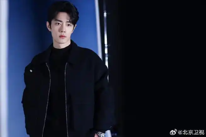 肖战全黑色系穿搭