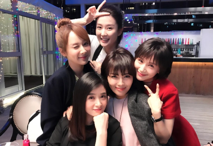 杨紫直言欢乐五美难再续与蒋欣乔欣同框隔空见王子文飙泪